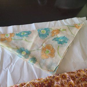 Vintage hankies/headwraps/scarf